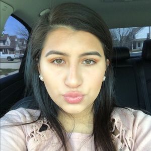 Meet your Posher, Seleana